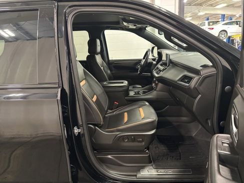 Used 2022 GMC Yukon XL AT4 image 13