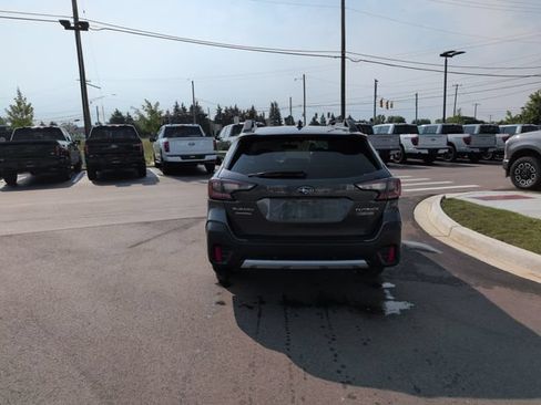 Used 2021 Subaru Outback Limited AWD/4WD image 4