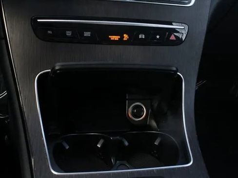 Used 2021 Mercedes-Benz GLC 300 4MATIC image 36