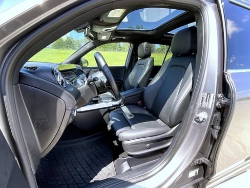 Used 2021 Mercedes-Benz GLB 250 4MATIC image 10