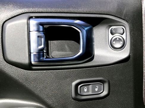 Used 2025 Jeep Wrangler Sport S image 20