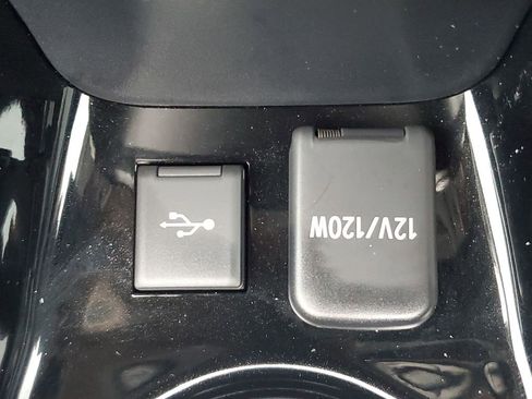 Used 2022 Toyota Prius Prime XLE image 30