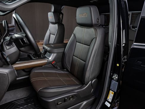 Used 2025 Chevrolet Silverado 2500 High Country w/ High Country Premium Package image 30