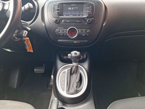 Used 2017 Kia Soul + w/ Designer's Package FWD image 17