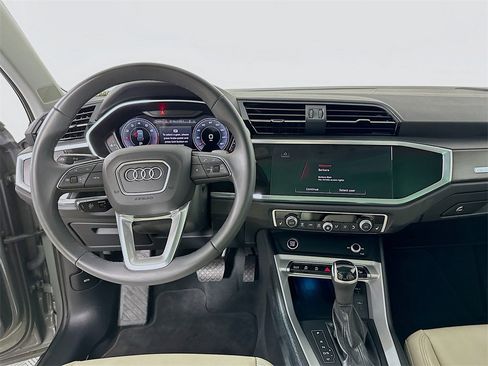Used 2025 Audi Q3 2.0T Premium Plus image 19
