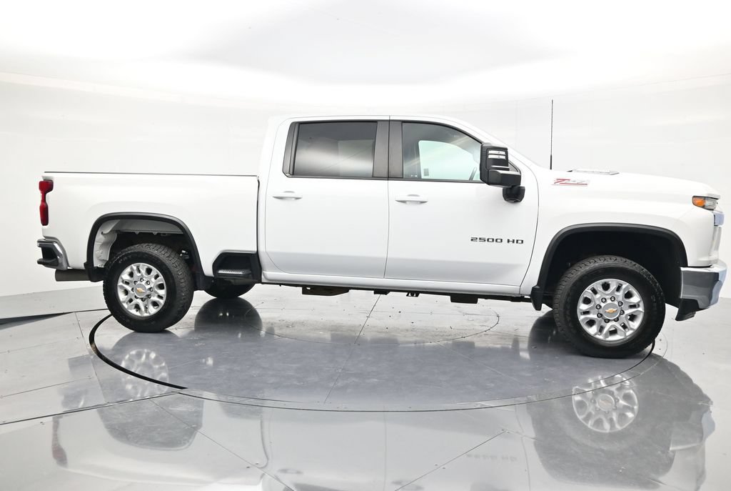 Used 2023 Chevrolet Silverado 2500 LT AWD/4WD image 4