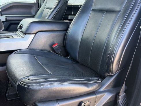 Used 2018 Ford F150 Lariat w/ Equipment Group 502A Luxury image 8