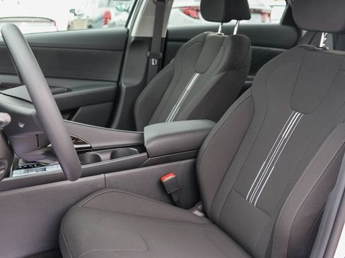 New 2025 Hyundai Elantra Blue image 9