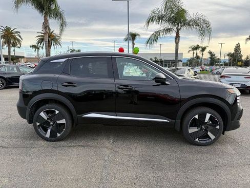 New 2026 Nissan Kicks SR image 7