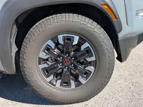 Used 2023 Nissan Frontier Pro-X w/ Pro Convenience Package image 11