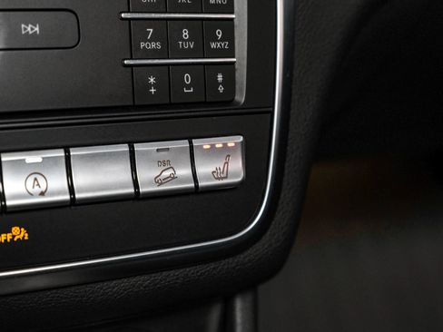 Used 2019 Mercedes-Benz GLA 250 4MATIC image 32