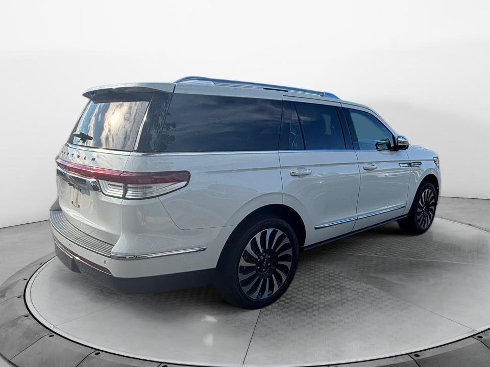 Used 2023 Lincoln Navigator Black Label AWD/4WD image 7