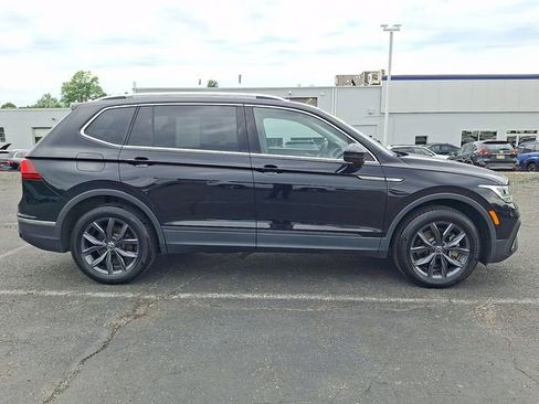 Used 2023 Volkswagen Tiguan SE w/ Panoramic Sunroof Package AWD/4WD image 7