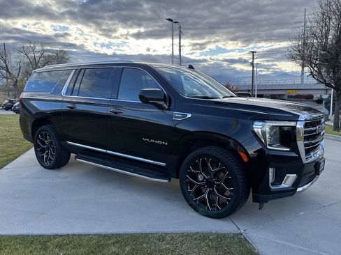 Used 2021 GMC Yukon XL SLT image 7
