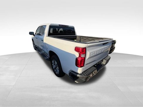 Used 2020 Chevrolet Silverado 1500 LTZ AWD/4WD image 6