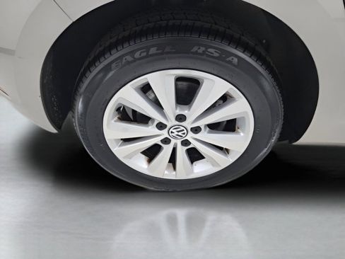 Used 2018 Volkswagen Golf SE FWD image 38