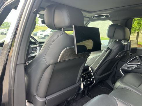 Used 2024 Land Rover Range Rover Autobiography image 29