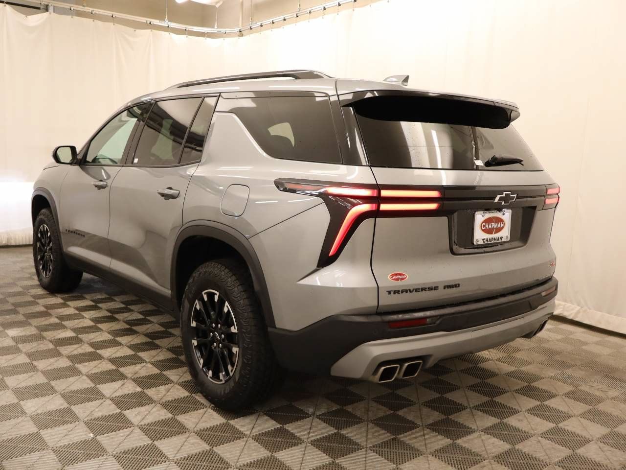Used 2025 Chevrolet Traverse Z71 AWD/4WD image 3