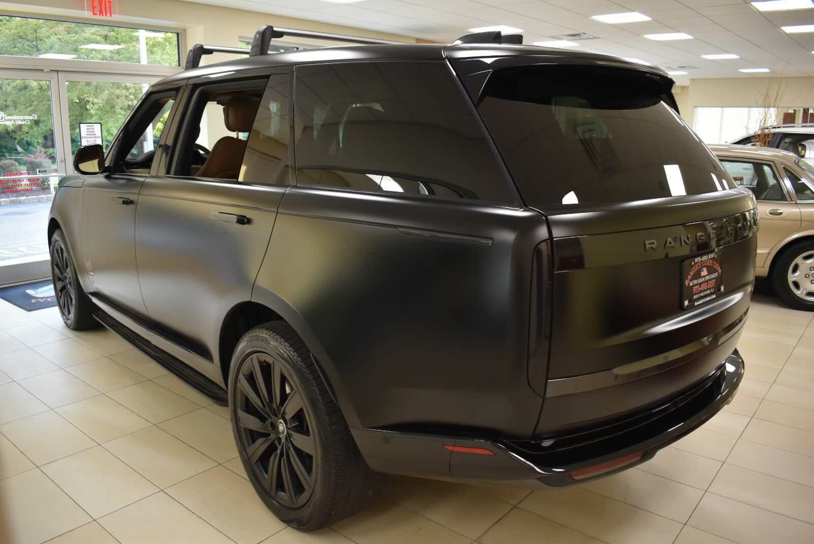 Used 2023 Land Rover Range Rover Long Wheelbase SE AWD/4WD image 6