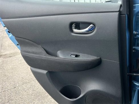Used 2015 Nissan Leaf S w/ Charge Package image 17
