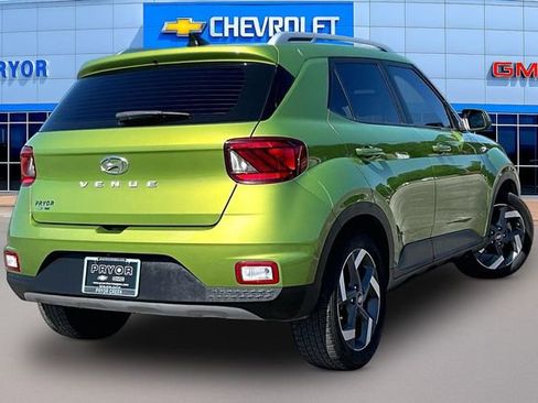 Used 2021 Hyundai Venue SEL w/ Cargo Package FWD image 5