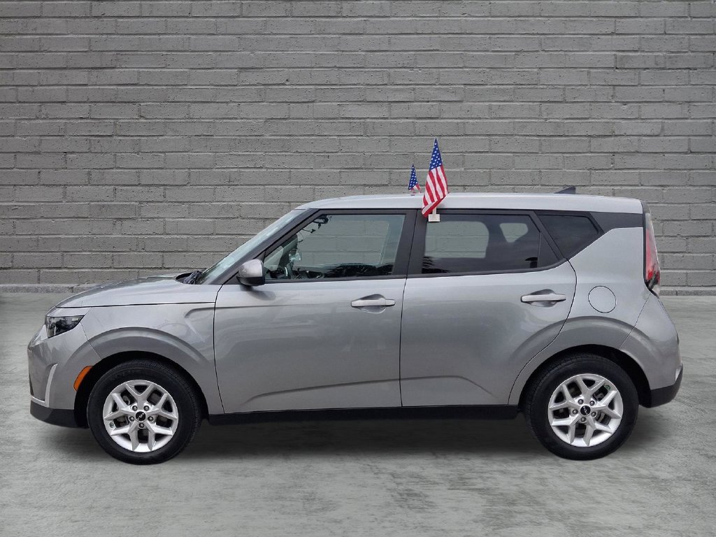 Used 2024 Kia Soul LX w/ Option Group 015 FWD image 4