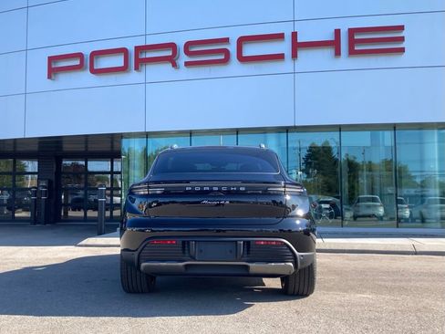 New 2025 Porsche Macan 4S Electric image 8