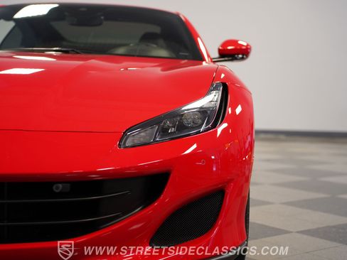 Used 2020 Ferrari Portofino RWD image 21