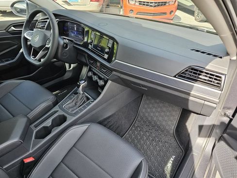 Used 2022 Volkswagen Jetta SE FWD image 10