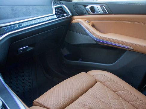 Used 2025 BMW X7 xDrive40i w/ Executive Package image 20