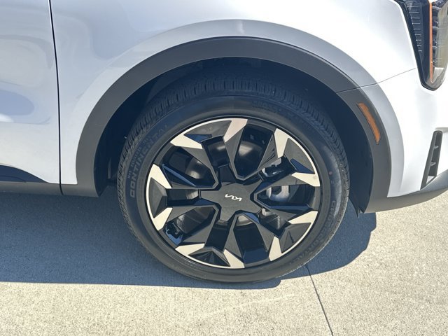 Certified 2025 Kia Sorento EX w/ Panoramic Sunroof Package AWD/4WD image 27