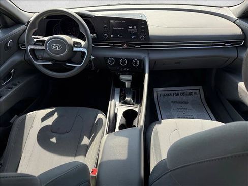 Certified 2023 Hyundai Elantra SE FWD image 13
