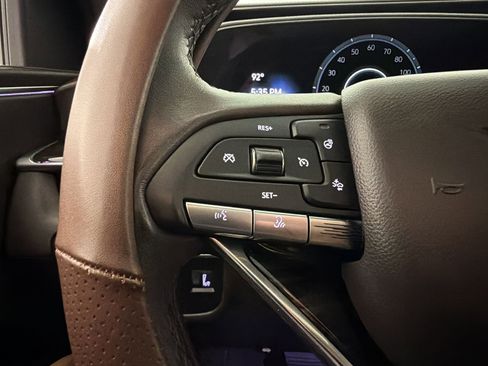 Used 2023 Cadillac Escalade Premium Luxury AWD/4WD image 15