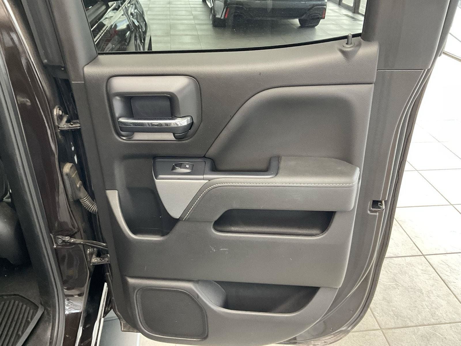 Used 2019 Chevrolet Silverado 1500 LT w/ All Star Edition AWD/4WD image 15