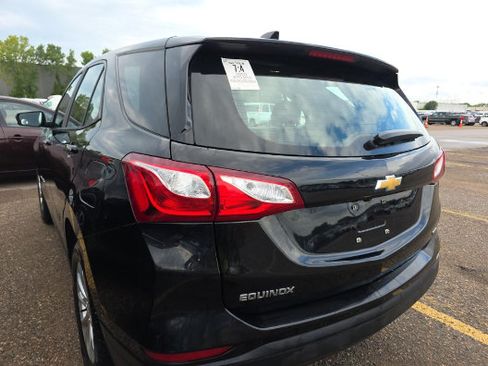 Used 2020 Chevrolet Equinox LS AWD/4WD image 4