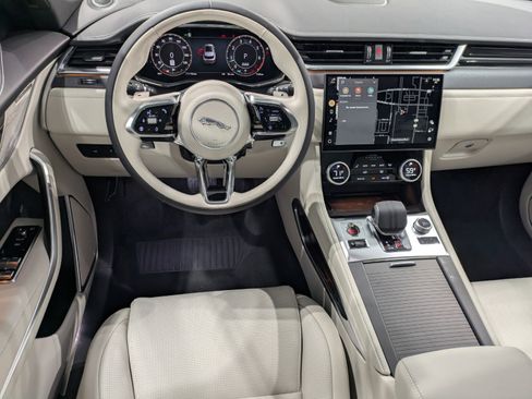 New 2026 Jaguar F-PACE R-Dynamic S image 10