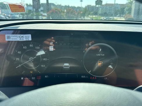 Certified 2025 Kia Sportage SX AWD/4WD image 27