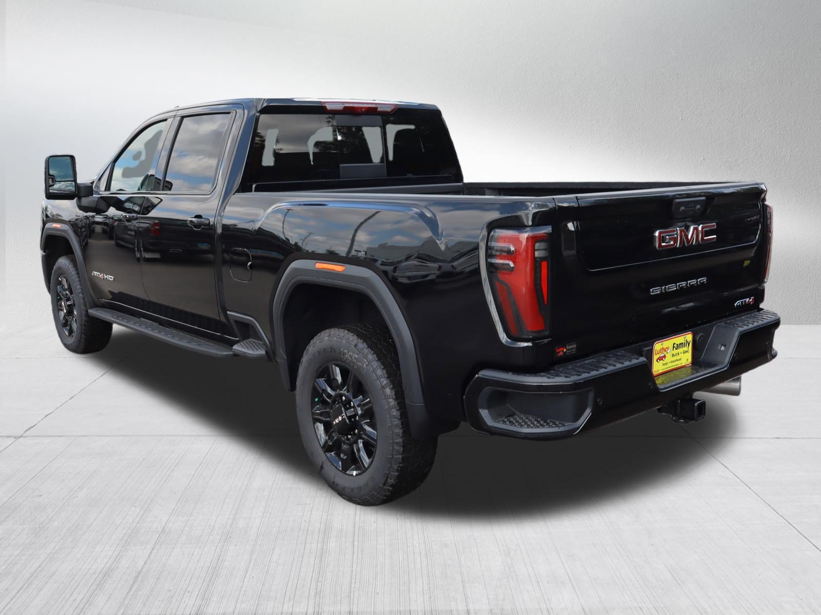 New 2026 GMC Sierra 2500 AT4 w/ AT4 Premium Plus Package AWD/4WD image 5