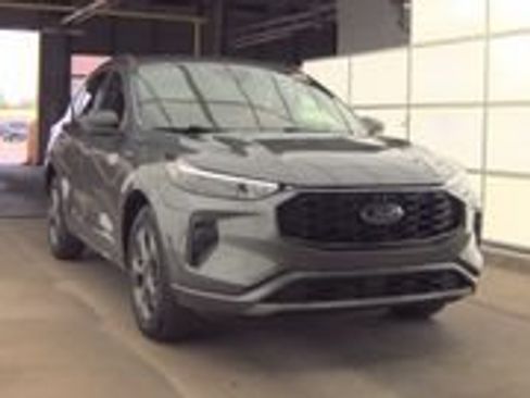 Used 2024 Ford Escape ST-Line w/ Tech Pack #1 AWD/4WD image 2