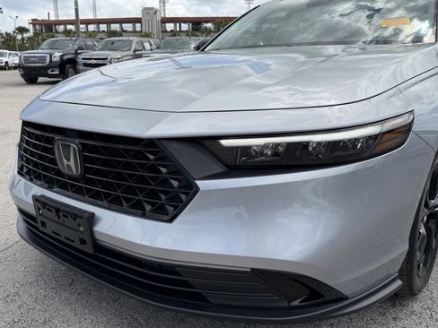 Used 2025 Honda Accord SE image 10