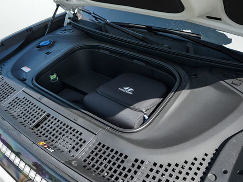 New 2026 Hyundai Ioniq 9 SEL image 7