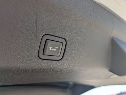 Used 2024 Chevrolet Suburban LT w/ LT Signature Package AWD/4WD image 9