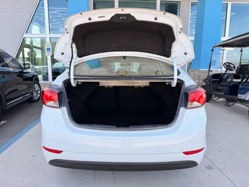 Used 2016 Hyundai Elantra SE w/ Option Group 02 FWD image 37