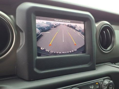 Used 2021 Jeep Wrangler Unlimited Sport AWD/4WD image 13