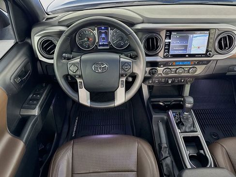 Used 2020 Toyota Tacoma Limited image 28