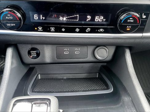 Used 2025 Nissan Rogue SV AWD/4WD image 15