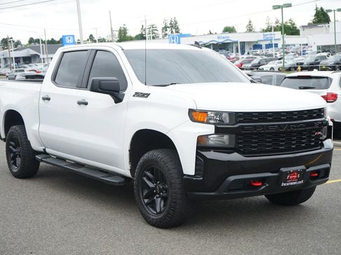 Used 2019 Chevrolet Silverado 1500 Custom Trail Boss w/ Custom Convenience Package AWD/4WD image 7