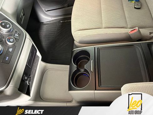Used 2020 Toyota Sienna LE w/ LE Preferred Package FWD image 21
