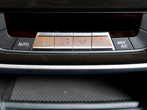 Used 2023 BMW X7 M60i image 50