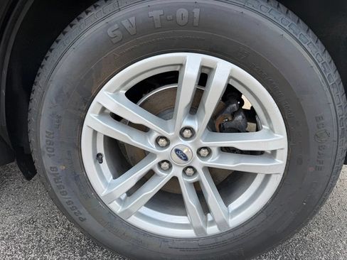 Used 2021 Ford Explorer XLT AWD/4WD image 28